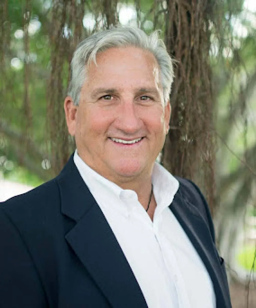 Kirk Henderson Headshot